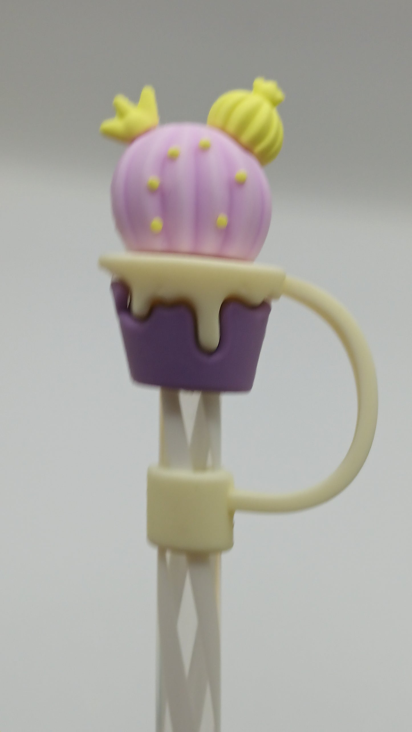 Straw toppers